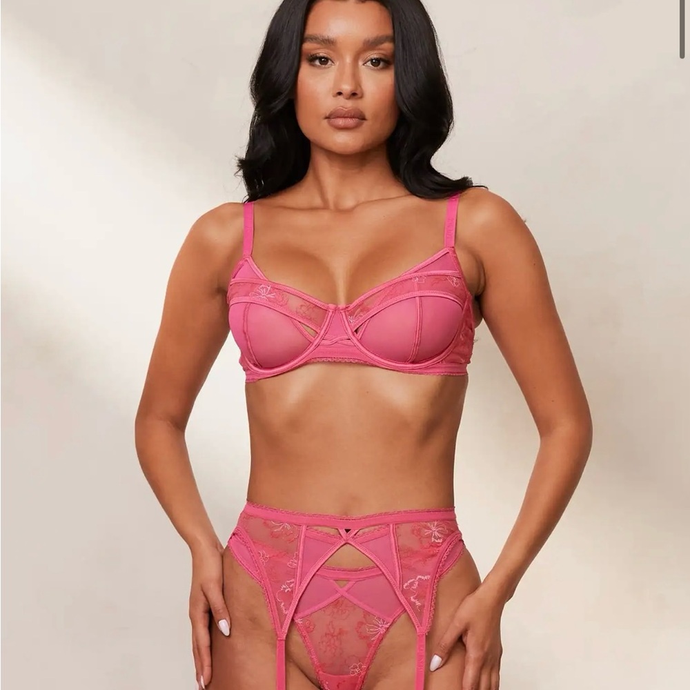 NEW Elegant Pink Lace Lingerie BRA